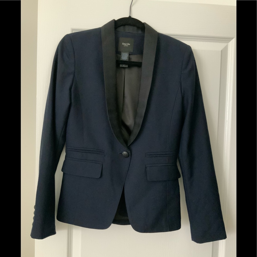 Smythe blazer navy with black satin lapel size 6